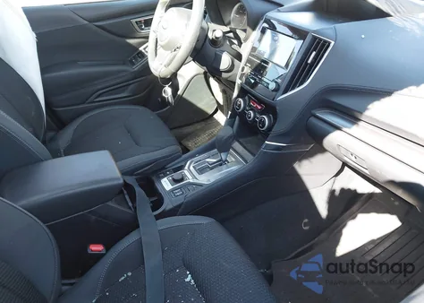 2024 Subaru Forester Premium z USA, uszkodzony, nr VIN JF2SKADC8RH481385